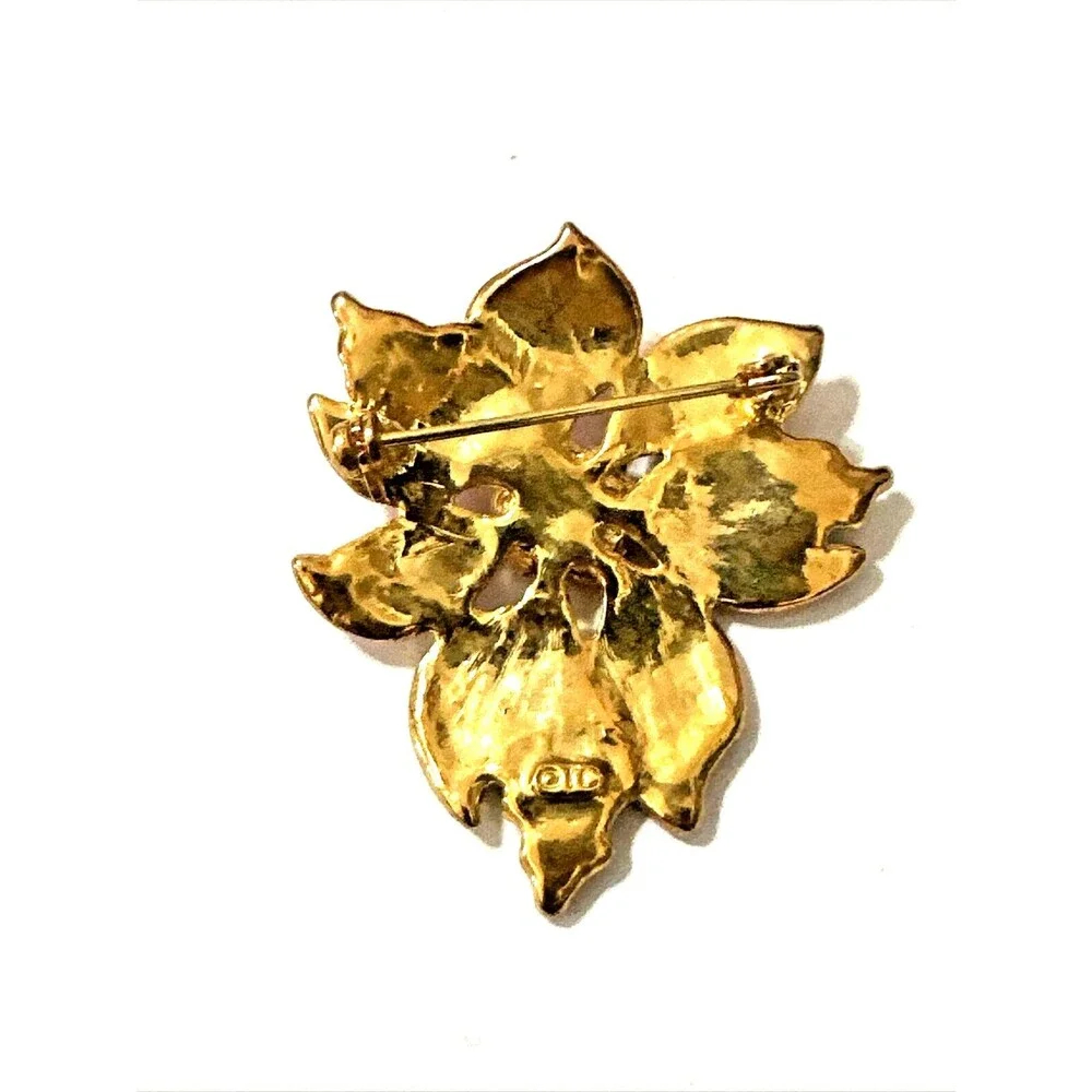 Vintage TC POINSETTIA Brooch Christmas Red Green Enamel 1.75
